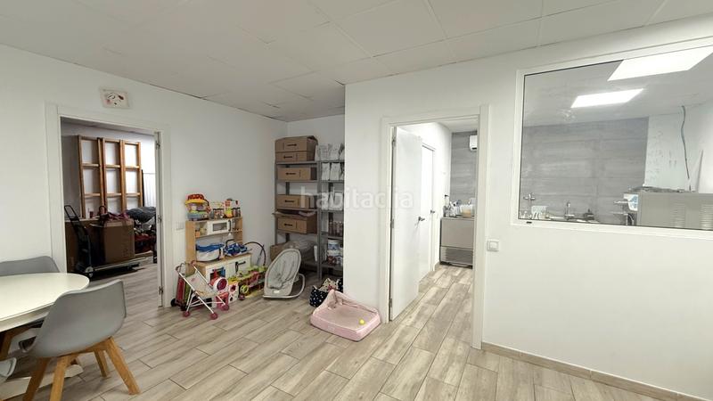 Foto 7461b8c9-1cc9-4a00-927b-96df9fd26f4d. Local comercial ¡local en venta y traspaso de heladeria! en Barcelona