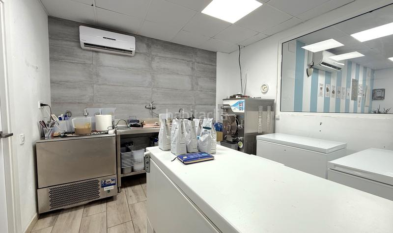 Foto ded2136c-a458-49ba-8aca-50258628e5db. Local comercial ¡local en venta y traspaso de heladeria! en Barcelona