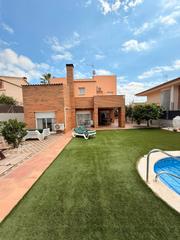 Casa  Carrer de l'est. Casa en mas mel (calafell)
