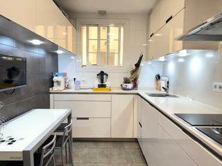 Appartement  Carrer de mallorca. Finca de obra vista, orientado mar.