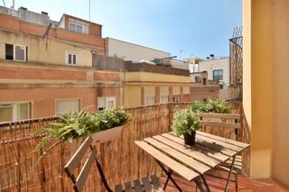 Appartement  Carrer de coll i veh. Piso orientado mar, metro linea 5 camp de l'arpa.