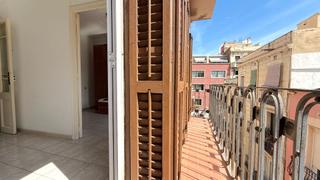 Etagenwohnung in Carrer del perill 57. Dola llar sant andreu nord presenta piso exterior en grcia!