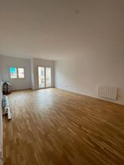 Piso  Carrer de emilia pardo bazán. Dolça llar presenta en exclusiva este excelente piso reformado