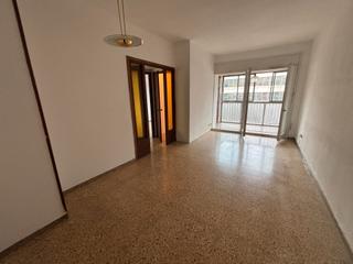 Pis  Gran via de les corts catalanes. 3 habitaciones y vestidor, piso exteior y finca obravista