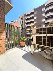 Appartement  Carrer de mallorca. Finca de obra vista, orientado mar.