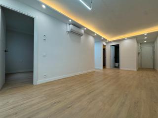 Appartement  Carrer de bartrina. Piso totalmente reformado con gran terraza