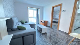 Appartement  Carrer de gallecs. Dola llar presenta increible piso de 3 habitaciones, 3 planta