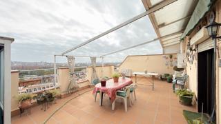 Attique  Carrer de finestrelles. Ático en venta en calle de finestrelles