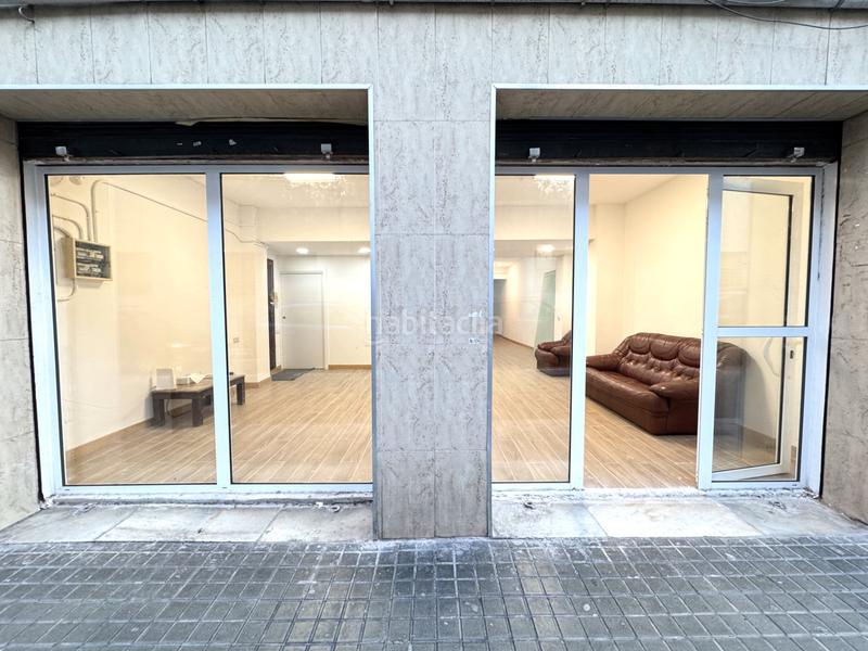 Foto 01f26558-6dea-4f96-8c91-1fbef2979353. Local comercial a El Camp de l´Arpa del Clot Barcelona