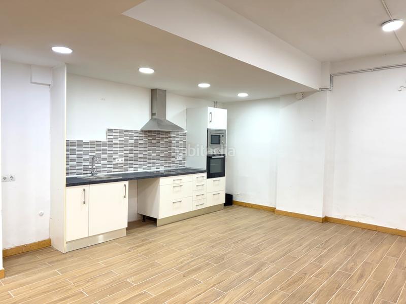 Foto 28d4b9b0-08f1-4d24-ae1d-7c344ed39f37. Local comercial a El Camp de l´Arpa del Clot Barcelona