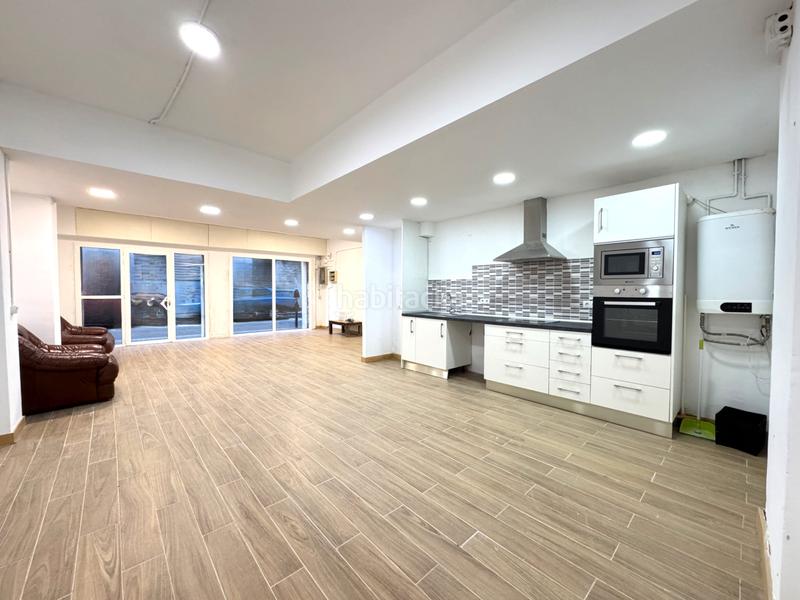 Foto 9c824450-099b-4450-89a5-9523fc0252e1. Local comercial a El Camp de l´Arpa del Clot Barcelona