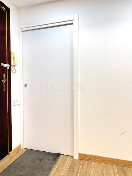 Foto 9df4855a-2f3b-465d-92dc-ce619063280e. Local comercial a El Camp de l´Arpa del Clot Barcelona