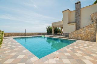 Chalet  Carrer les vinyes. Chalet