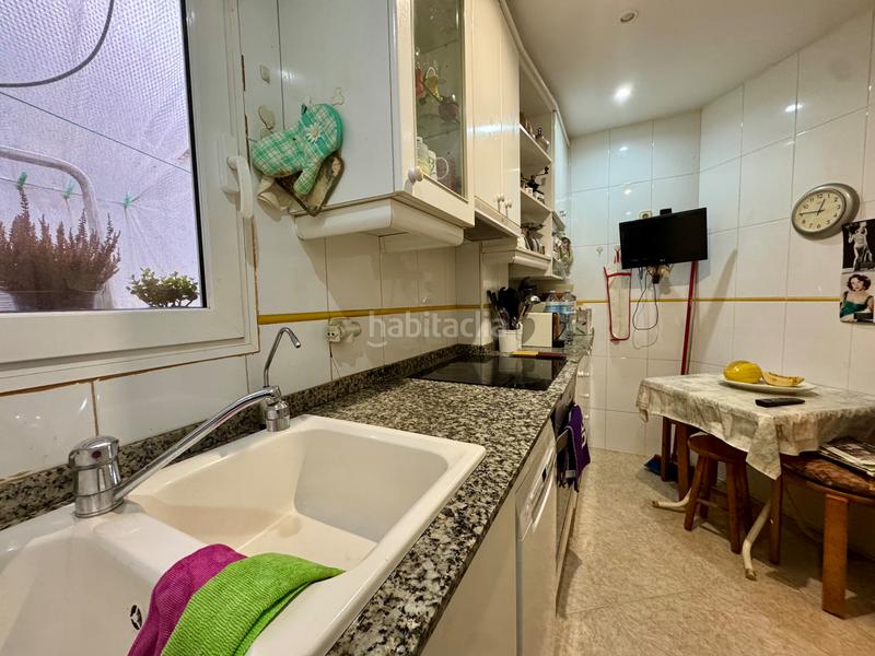 Foto f730cec2-dcad-43dd-b968-9bf43a204bcc. Piso oportunidad en camp de l´arpa en El Camp de l´Arpa del Clot Barcelona