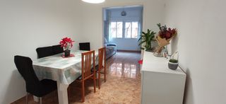 Pis  Carrer de la ind�stria. Piso de 91m�  - 3 habitaciones dobles - ba�o y aseo