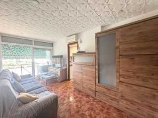 Pis  Carrer del pont del treball digne. Funcional, luminoso y con much�simo potencial en una excelente f