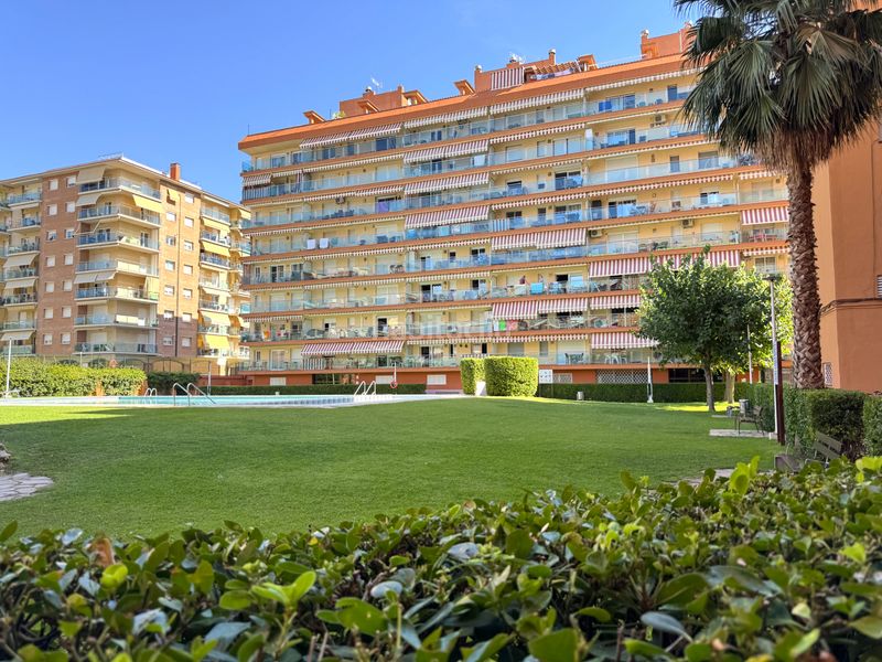 Foto efbd2eea-7d88-42f0-8540-f3103aba9f9f. Pis amb piscina a Santa Susanna