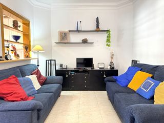Etagenwohnung  Carrer de la independ�ncia. Piso 4 habitaciones exterior