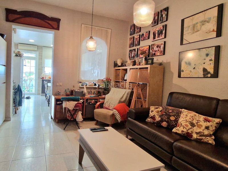 Foto 5a47b0bd-d3c0-4e5c-853e-4ae79d21fd2d. Casa adossada amb calefacció a Sant Andreu de Palomar Barcelona