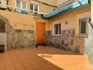 Erdgeschoss  Carrer de moss�n juliana. Bajo con patio de 30m2 en la sagrera