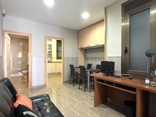 Etagenwohnung  Carrer del clot. Piso con cedula de habitabilidad en el clot