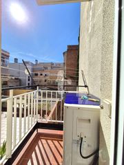 Etagenwohnung  Carrer de la torre v�lez. Dol�a llar maragall presenta en exclusiva piso luminoso de 60 m�