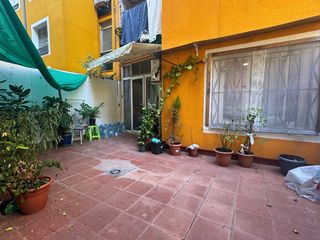 Pis  Carrer dels pirineus. Planta baja con patio de 21 m2