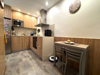 Pis  Carrer de les mimoses. Excelente piso con ascensor y 3 habitaciones para entrar a vivir