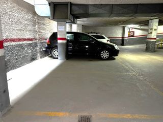 Aparcament cotxe a Avinguda Meridiana