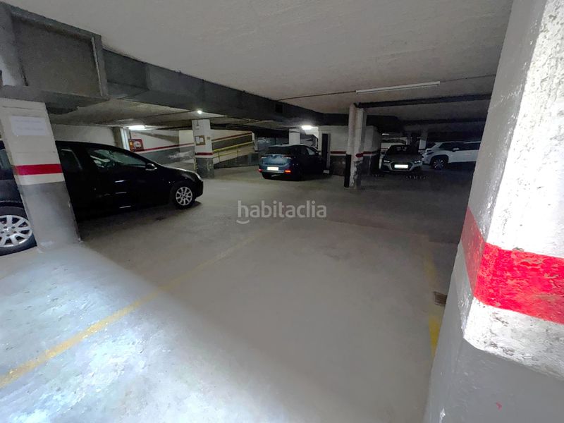 Foto eb117737-5f1c-45e3-8e09-4010b40c9370. Aparcament cotxe a La Sagrera Barcelona