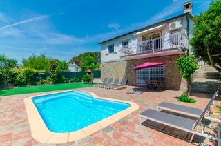 Maison  Carrer arboç. Casa unifamiliar en venta · chalé independiente con piscina · li