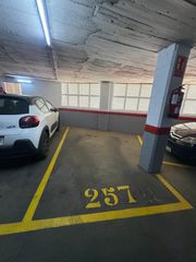 Aparcament cotxe  Carrer clavells. Plaza de parking en venta