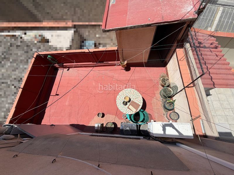 Foto a1355f00-229b-46d8-989a-776705a2b9c6. Pis amb xemeneia a El Camp de l´Arpa del Clot Barcelona