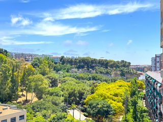 Etagenwohnung  Carrer de traj�. Piso completamente reformado, con vista al montjuic