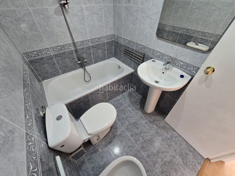 Foto befe190e-7d4b-49e9-885b-e9e662b24c60. Pis a El Clot Barcelona