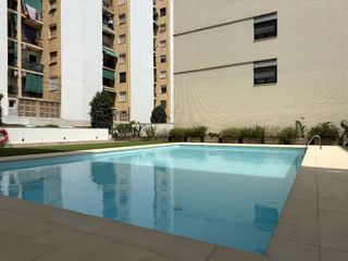 Etagenwohnung  Carrer de virgili. Piso con piscina