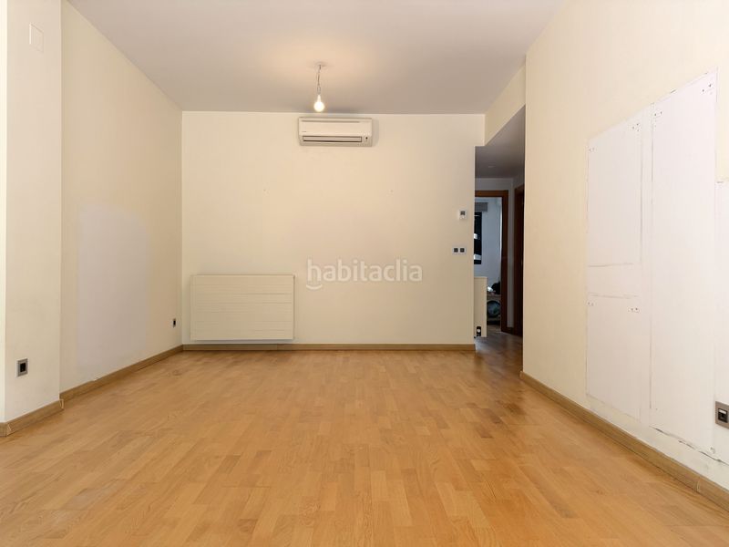Foto c24366d7-6382-41dc-a3e8-fa579aaa8244. Pis amb calefacció aparcament piscina a Sant Andreu de Palomar Barcelona