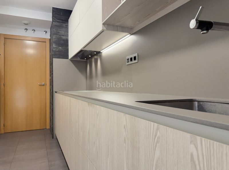 Foto d433945a-c44a-4d7f-b76c-0f0b8c2c8b04. Pis amb calefacció aparcament piscina a Sant Andreu de Palomar Barcelona