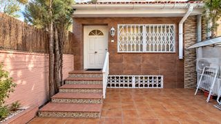 Casa aparellada a Carrer de Jaume Huguet