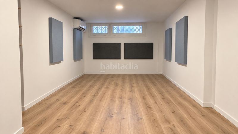 Foto 55a0c8bc-3d63-44a7-a446-9d56b9a2f107. Casa pareada casa / chalet pareado en venta en calle de jaume huguet 37, en Barcelona