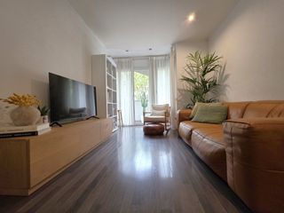 Etagenwohnung in Carrer d'Aragó