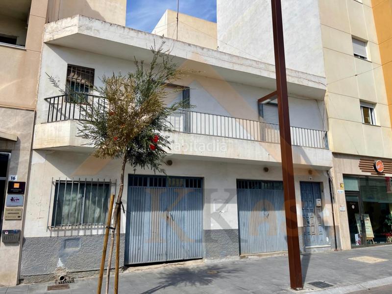 Foto 14be17ab-3a9d-4717-acc9-7c9398b8cf51. Casa in Pabellón - Estación - El Corte Inglés Ejido (El)