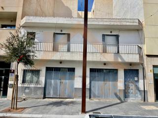 House in Pabellón - Estación - El Corte Inglés. Vivienda sobre almacén para reformar