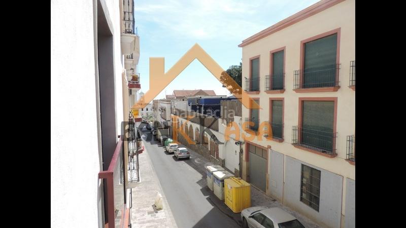 Foto 735c8542-98ac-4c92-8379-b86ab15bd878. Piso se vende piso en urbanización con piscina en Dalías