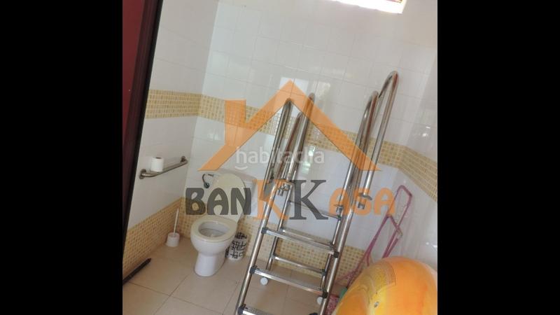 Foto 7659fd30-f317-47c7-b39e-3038fd2fb7c5. Piso se vende piso en urbanización con piscina en Dalías