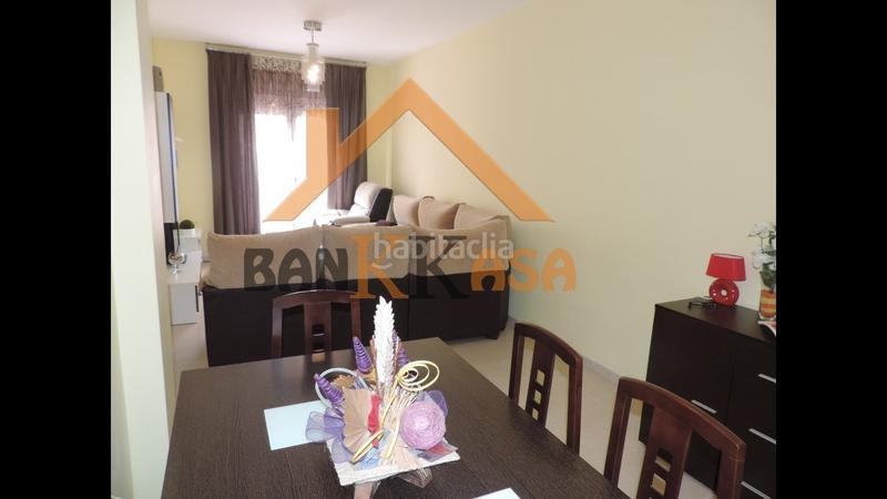 Foto a3d9b924-85bb-43b0-9855-d3f4041f0296. Piso se vende piso en urbanización con piscina en Dalías