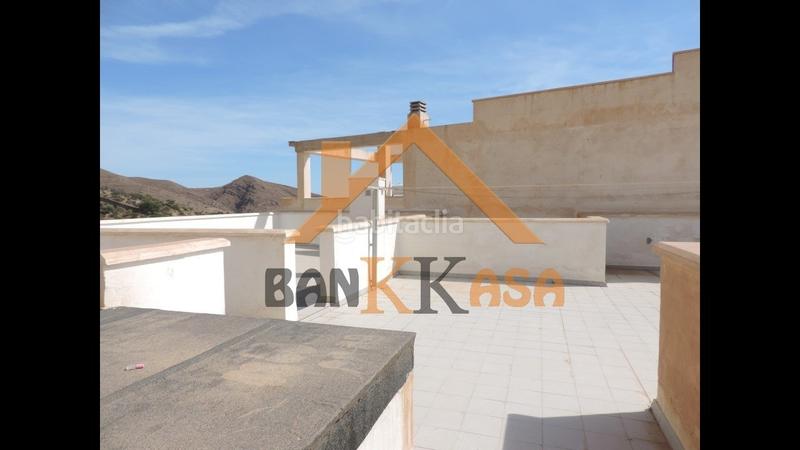 Foto a63db77c-4e50-49a4-9d14-392f57071aa6. Piso se vende piso en urbanización con piscina en Dalías
