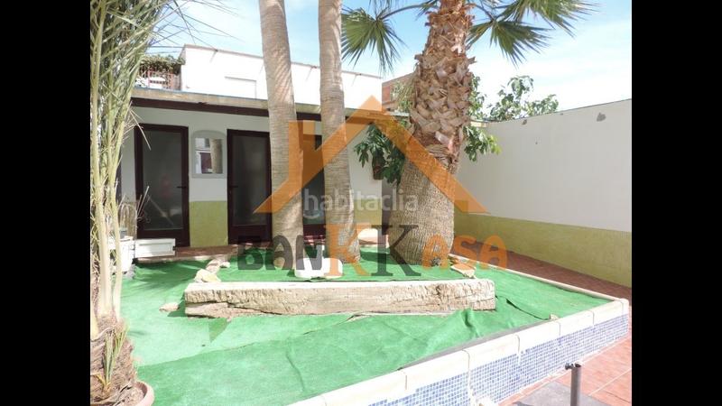Foto b2bdd9e7-7763-4f4a-b61e-b0a28850bb35. Piso se vende piso en urbanización con piscina en Dalías