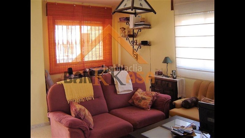 Foto d8a55f74-f66b-49e9-a04b-a211fb37e4f8. Pis amb calefacció aparcament a Balanegra