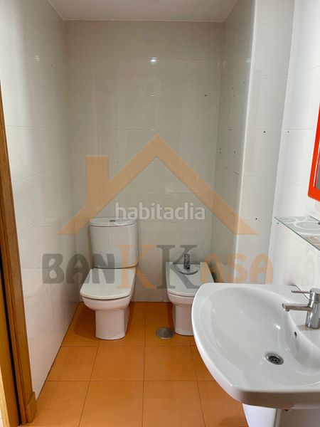 Foto f212cbde-dd63-491d-82da-c7d5f5546f78. Pis amb aparcament a Pabellón - Estación - El Corte Inglés Ejido (El)